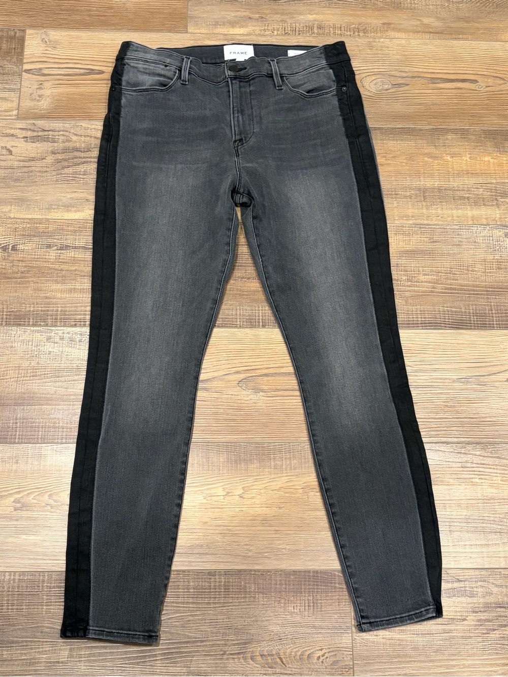 Frame Denim Women’s Charcoal Grey Skinny Jeans with Black Side Stripe